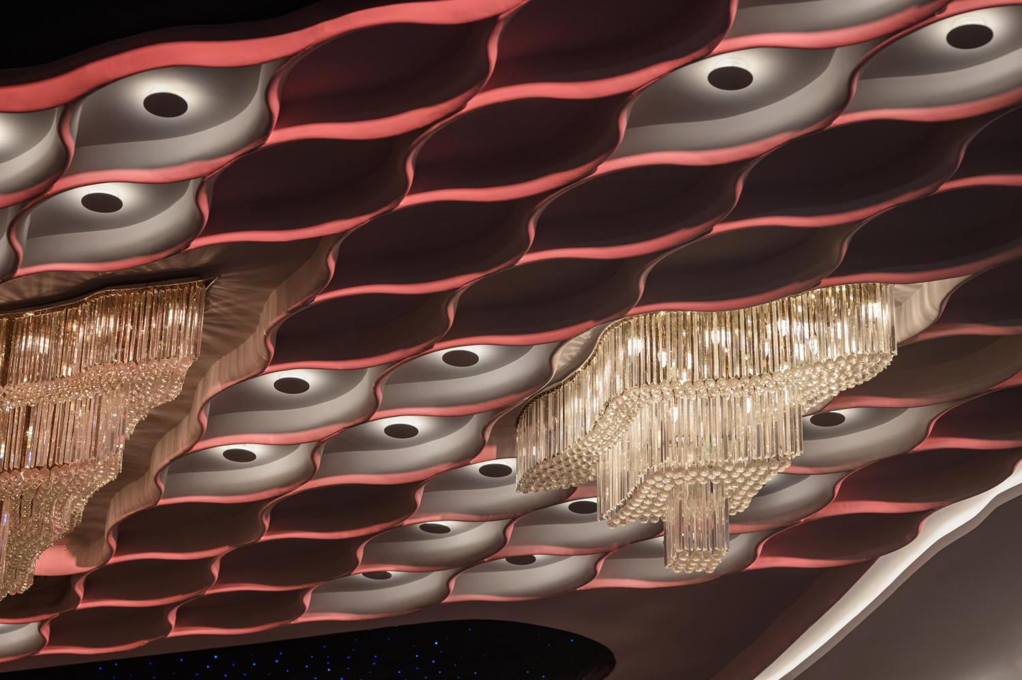 Mirage Hotel & Conference Center Alexandria Exterior foto The ceiling of the main hall